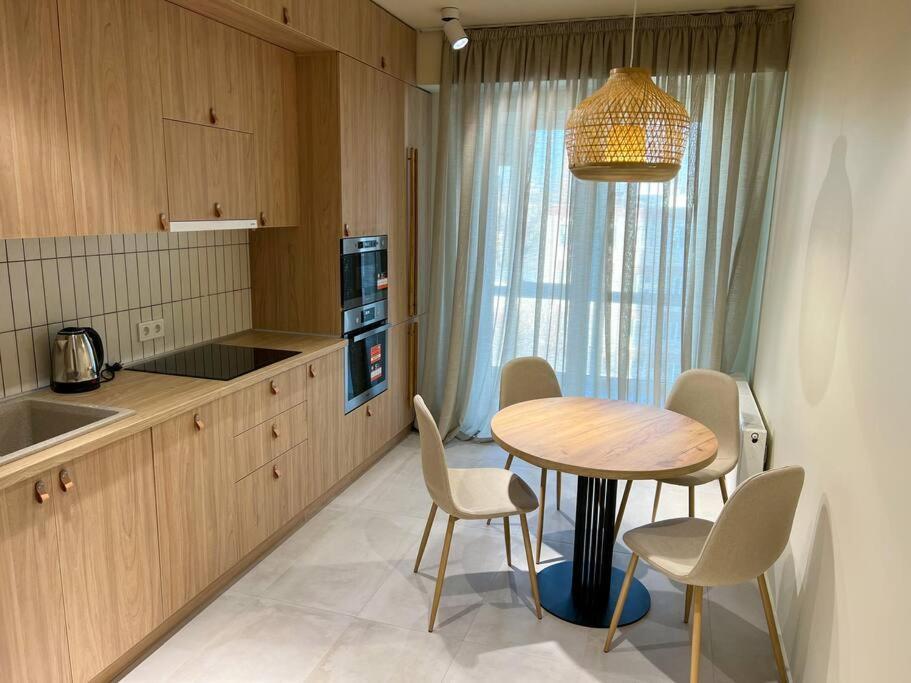 2 Bedroom On Ismail Corner Stefan Cel Mare, New Apartment, Chisinau Center! Экстерьер фото